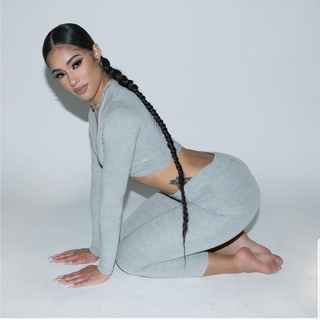 Lala Baptiste feet photo thumbnail