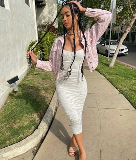 Lala Baptiste feet photo thumbnail