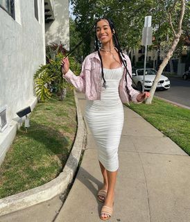 Lala Baptiste feet photo thumbnail