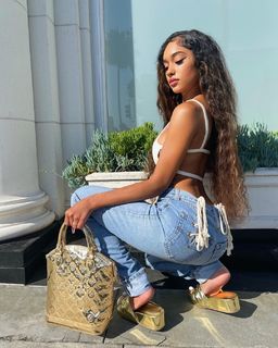 Lala Baptiste feet photo thumbnail