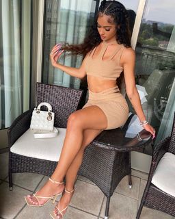 Lala Baptiste feet photo thumbnail