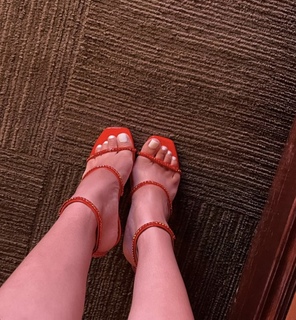 Lala Baptiste feet photo thumbnail
