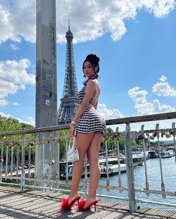 Lala Baptiste feet photo thumbnail