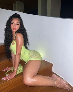 Lala Baptiste feet photo thumbnail