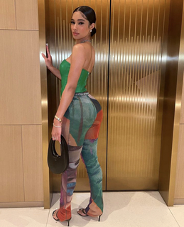 Lala Baptiste feet photo thumbnail