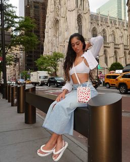 Lala Baptiste feet photo thumbnail