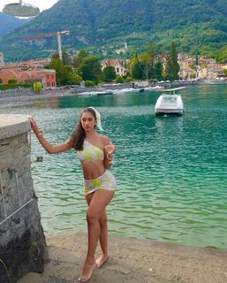 Lala Baptiste feet photo thumbnail