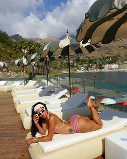 Lala Baptiste feet photo thumbnail