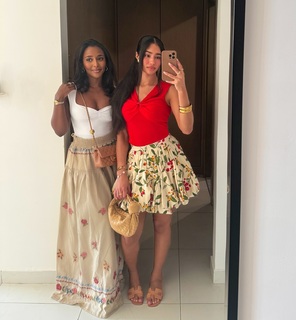 Lala Baptiste feet photo thumbnail