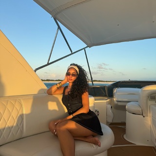 Lala Baptiste feet photo thumbnail