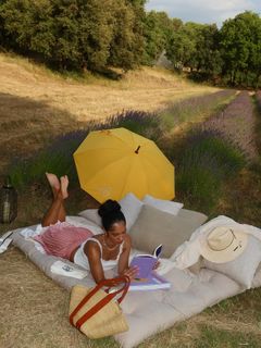 Lala Baptiste feet photo thumbnail