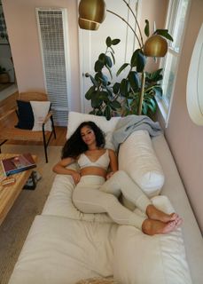 Lala Baptiste feet photo thumbnail