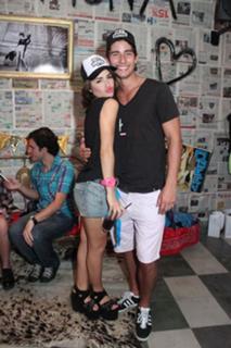 Lali Espósito feet photo thumbnail