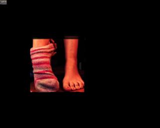 Lali Espósito feet photo thumbnail