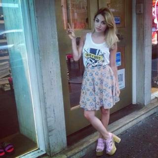 Lali Espósito feet photo thumbnail