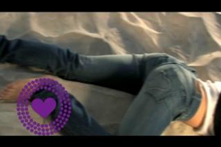 Lali Espósito feet photo thumbnail