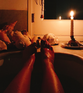 Lali Espósito feet photo thumbnail