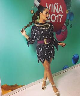 Lali Espósito feet photo thumbnail