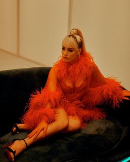 Lali Espósito feet photo thumbnail