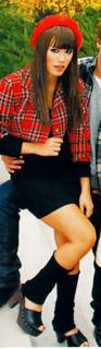 Lali Espósito feet photo thumbnail
