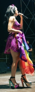 Lali Espósito feet photo thumbnail