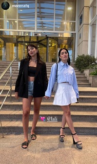 Lali Espósito feet photo thumbnail
