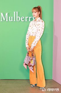 Lalisa Manoban feet photo thumbnail
