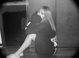 Lalisa Manoban feet photo thumbnail