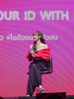 Lalisa Manoban feet photo thumbnail