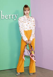 Lalisa Manoban feet photo thumbnail