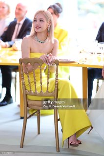 Lalisa Manoban feet photo thumbnail