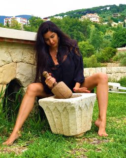 Lamitta Frangieh feet photo thumbnail