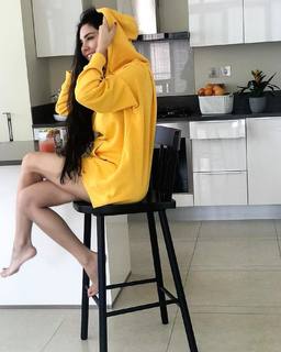 Lamitta Frangieh feet photo thumbnail