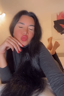 Lamitta Frangieh feet photo thumbnail