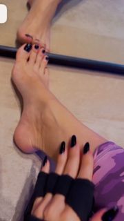 Lamitta Frangieh feet photo thumbnail
