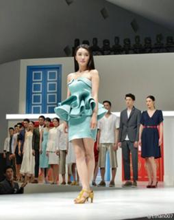 Lan Qin feet photo 6