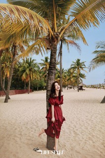 Lan Qin feet photo 2