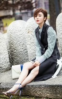 Lan Qin feet photo 2