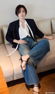 Lan Qin feet photo 1