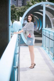 Lan Qin feet photo 3