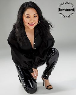 Lana Condor feet photo thumbnail