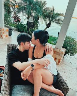 Lana Condor feet photo thumbnail