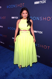 Lana Condor feet photo thumbnail