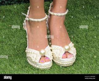 Lana Condor feet photo thumbnail