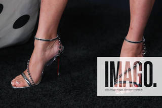 Lana Condor feet photo thumbnail