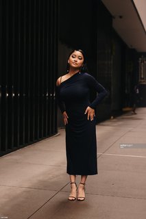 Lana Condor feet photo thumbnail