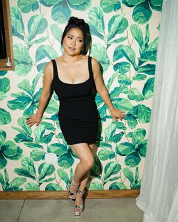 Lana Condor feet photo thumbnail