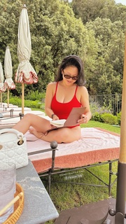 Lana Condor feet photo thumbnail