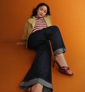 Lana Condor feet photo thumbnail