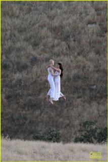 Lana Del Rey feet photo thumbnail